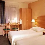 מלון Campanile 3*